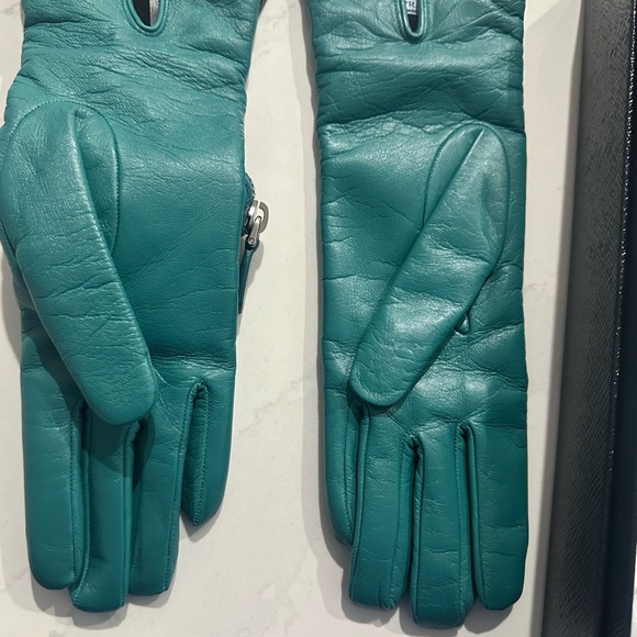 Prada gloves size 7 - Picture 5 of 10
